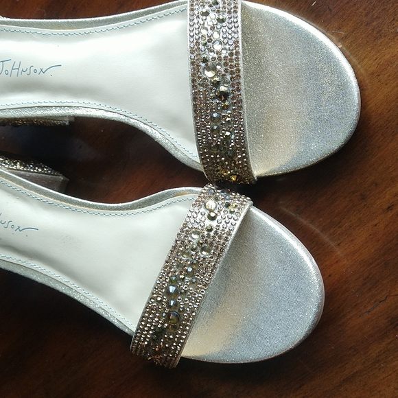 Betsy Johnson, 9, gold - Picture 7 of 7